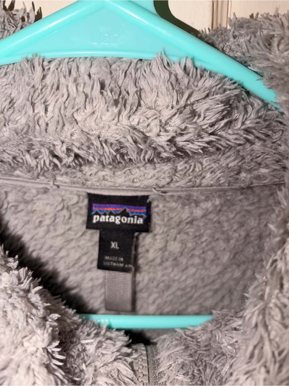 Patagonia Men’s Light Gray Sherpa Quarter-Zip Fleece Pullover - Picture 2 of 2